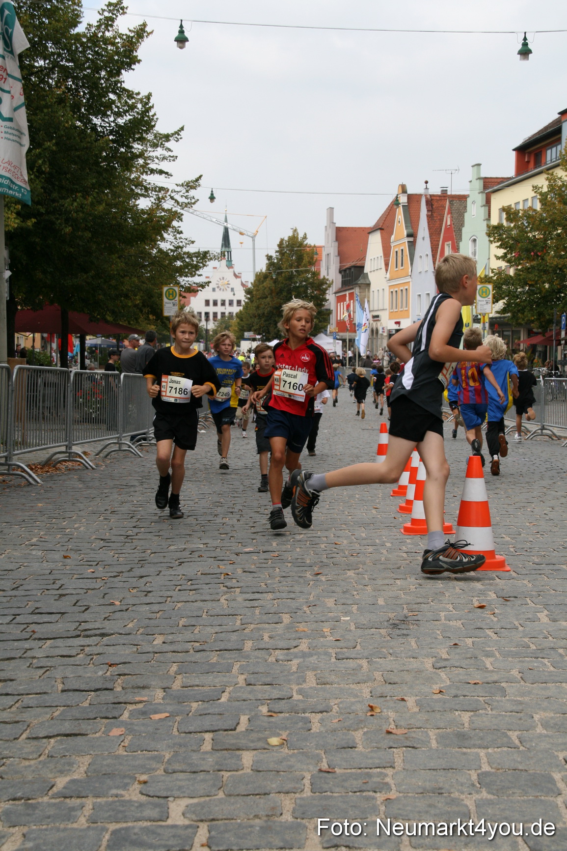 0148 Stadtlauf Neumarkt Bambinilaeufe 200909